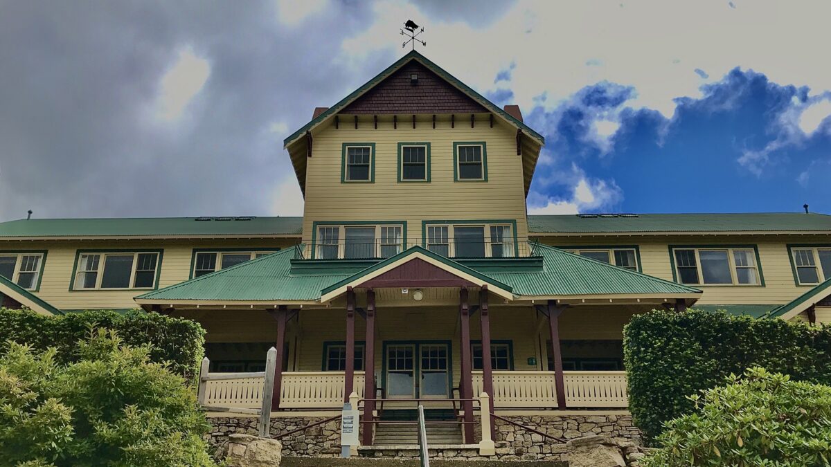 Mount Buffalo Chalet Inside Grounds